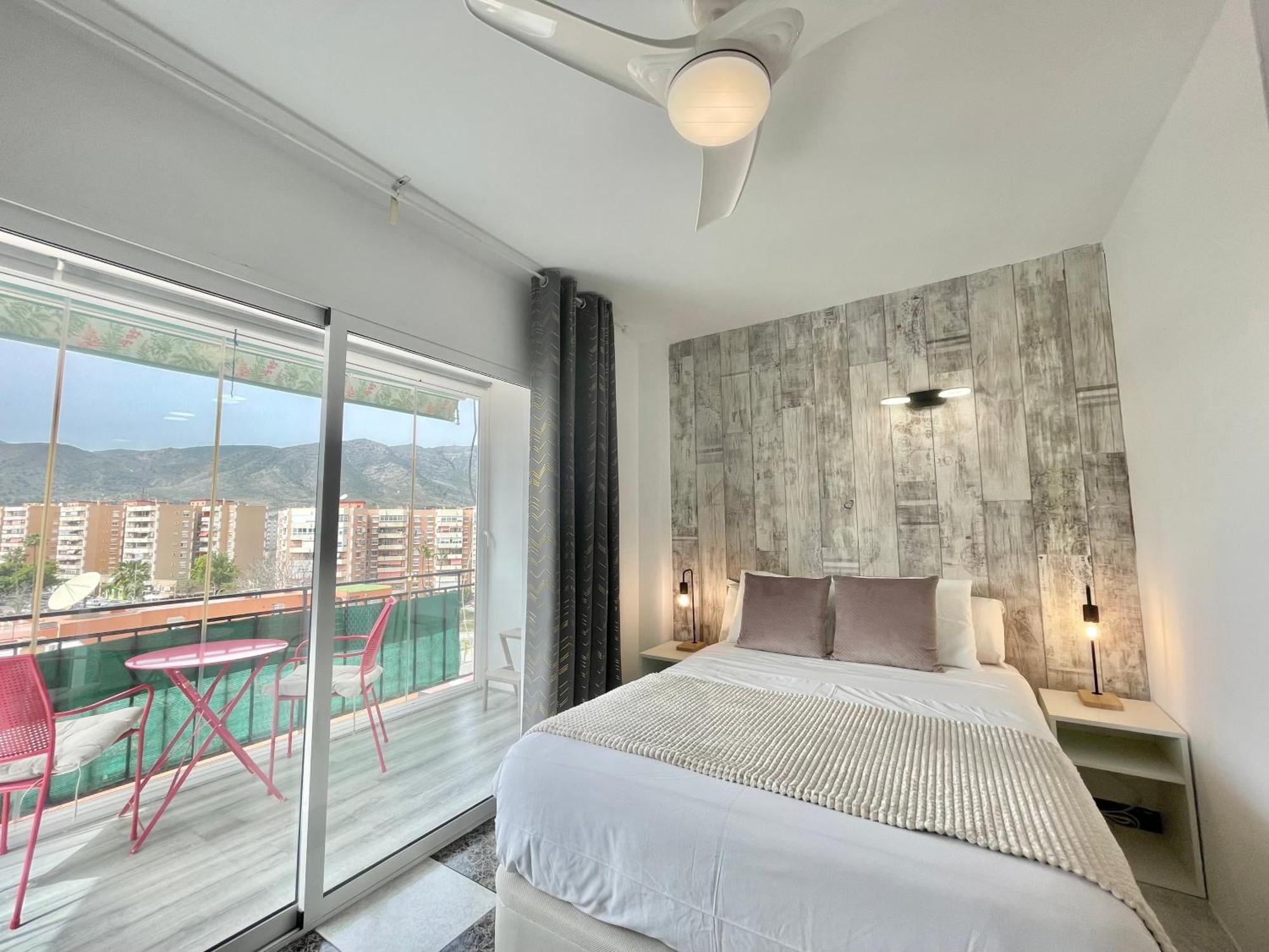 Lafrenchtouch - Coqueto Estudio Terraza Con Vistas Torremolinos Eksteriør bilde