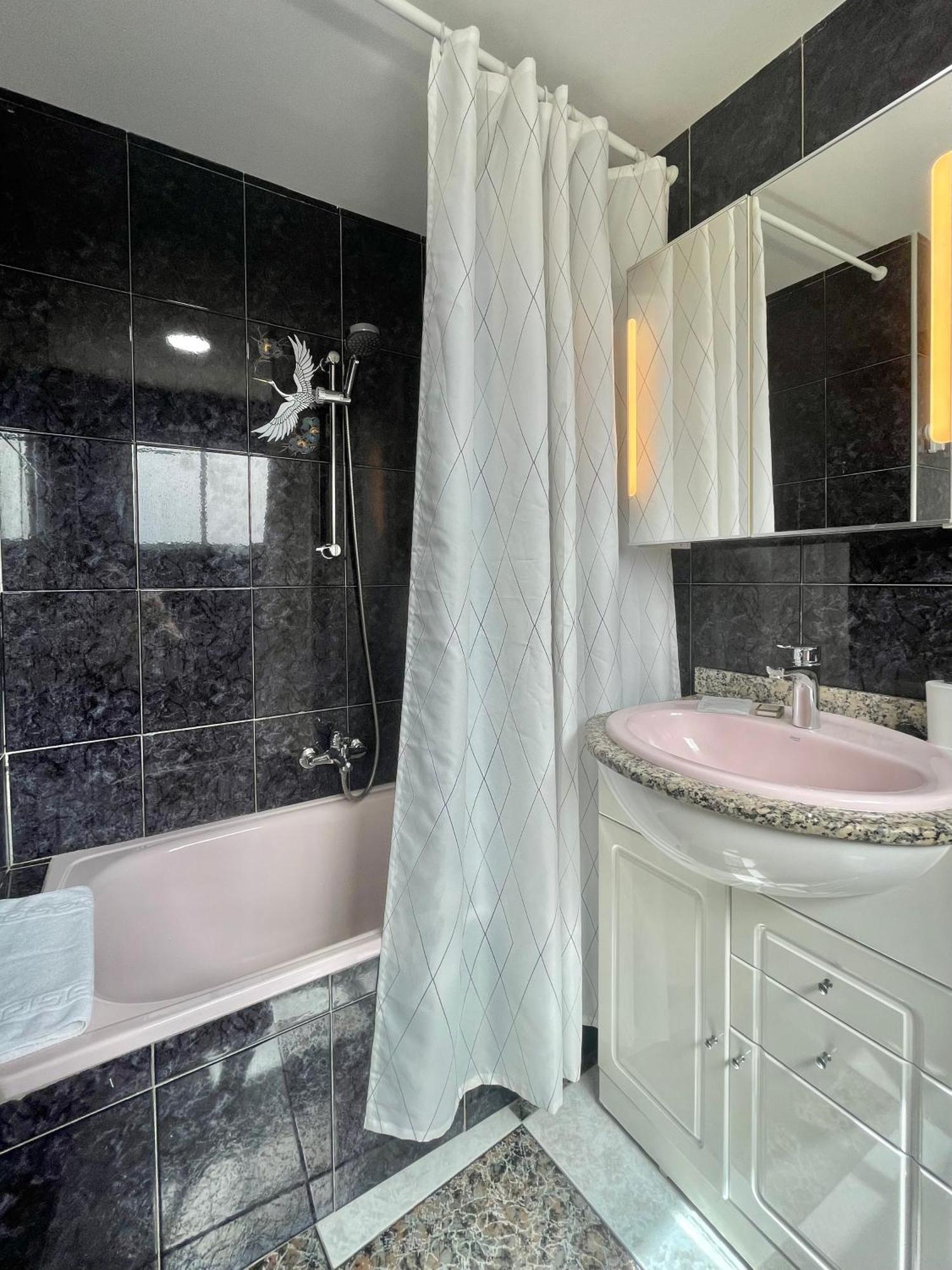 Lafrenchtouch - Coqueto Estudio Terraza Con Vistas Torremolinos Eksteriør bilde
